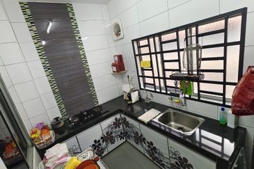 Taman Perdana Muar - Double Storey - Renovated - Nearby Muar Town+McD+Milk Tea Street