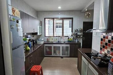 Austin Boulevard 双层排楼 这里不用怕𝙍𝙤𝙪𝙣𝙙𝙖𝙗𝙤𝙪𝙩 塞车👍🏻 😍屋主自住 屋况保养超级好♥️