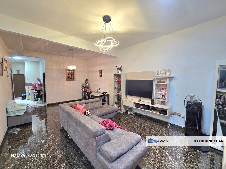 𝙏𝙖𝙢𝙖𝙣 𝘽𝙚𝙨𝙩𝙖𝙧𝙞 𝙄𝙣𝙙𝙖𝙝 𝙐𝙡𝙪 𝙏𝙞𝙧𝙖𝙢 4 Bedrooms Fully Renovated, Johor, Ulu Tiram