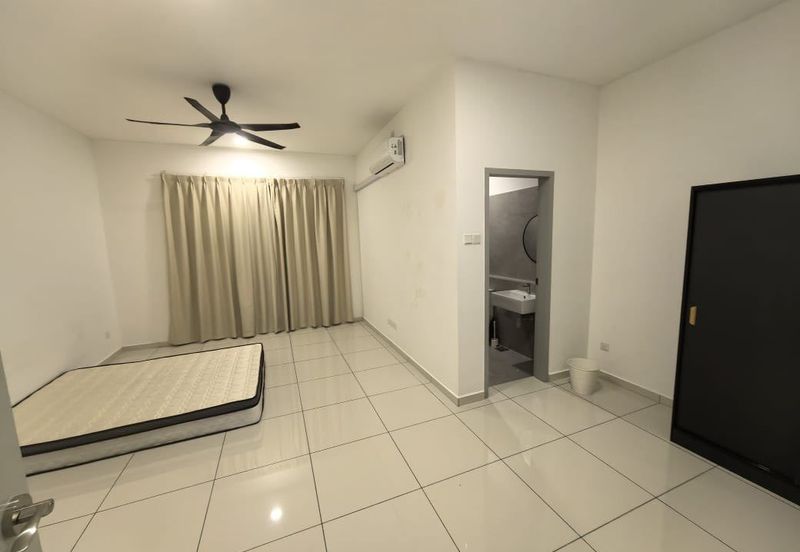 Austin Crest Ruby 2 storey 4 bedrooms fully furnished