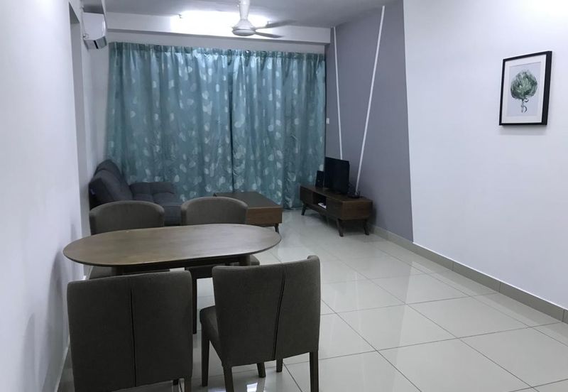 古来 Dputra Suites Condo