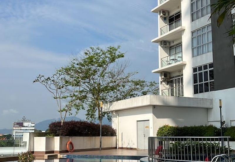 古来 Dputra Suites Condo