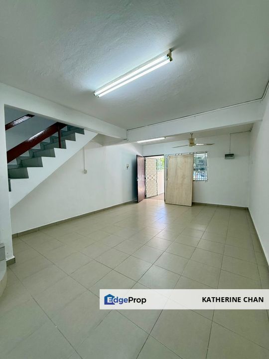 Desa cemerlang Jalan Arah double storey low cost , Johor, Ulu Tiram