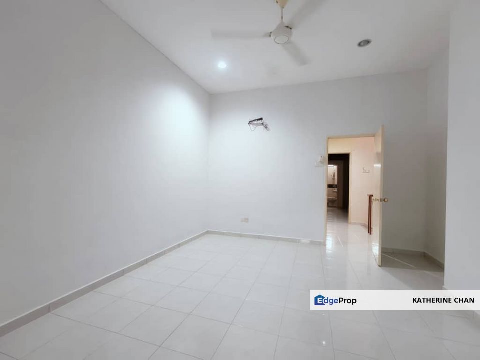 Mount Austin 2 Storey House Renovated , Johor, Johor Bahru
