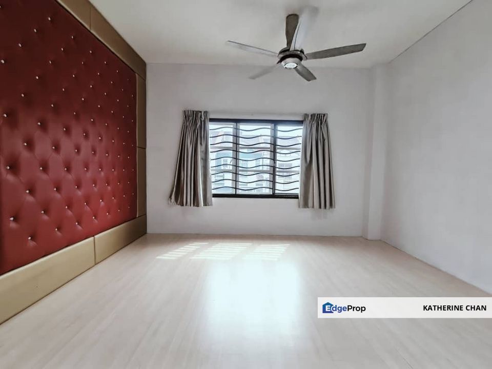 Mount Austin 2 Storey House Renovated , Johor, Johor Bahru