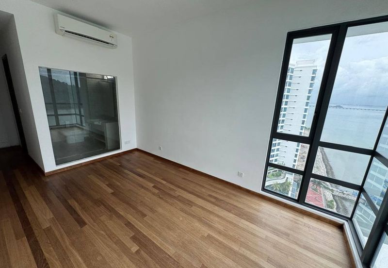 Queens Residences @ Queens Waterfront