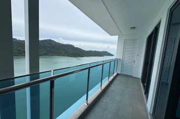 Queens Residences @ Queens Waterfront