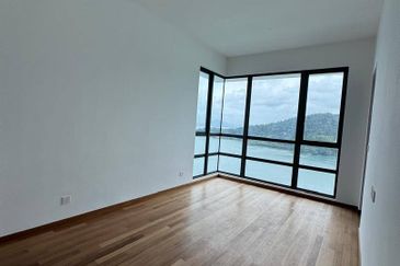 Queens Residences @ Queens Waterfront