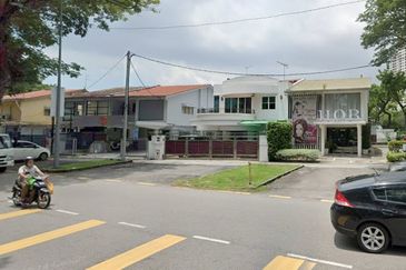 Jalan Kelawai