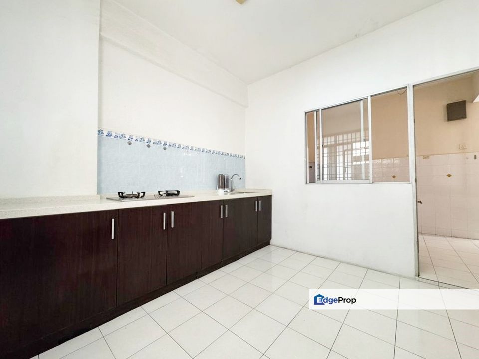 Putra Place Poolview Nice units near QueensbayMall Bayan Lepas, Penang, Sungai Nibong