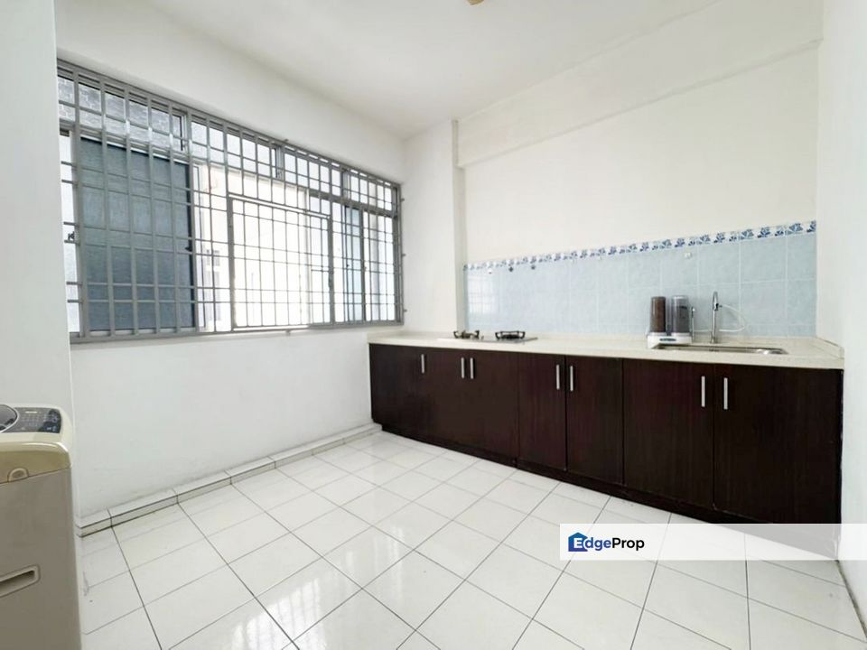 Putra Place Poolview Nice units near QueensbayMall Bayan Lepas, Penang, Sungai Nibong