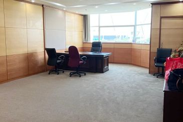 Krystal Point Commercial Centre