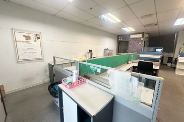 Krystal Point Commercial Centre