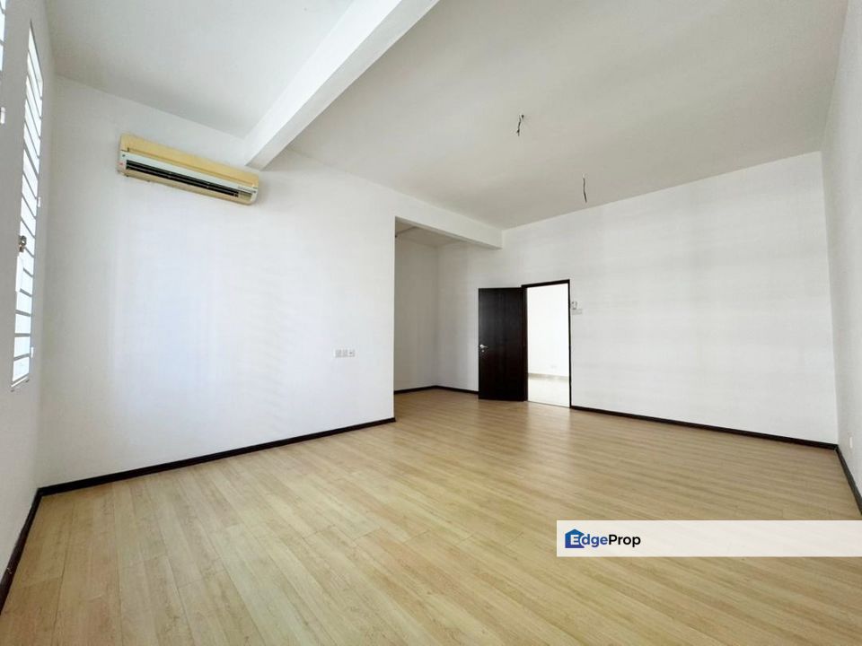 3 Storey Terrace Persiaran Pantai Jerjak near Queensbay Land 2400sf, Penang, Sungai Nibong