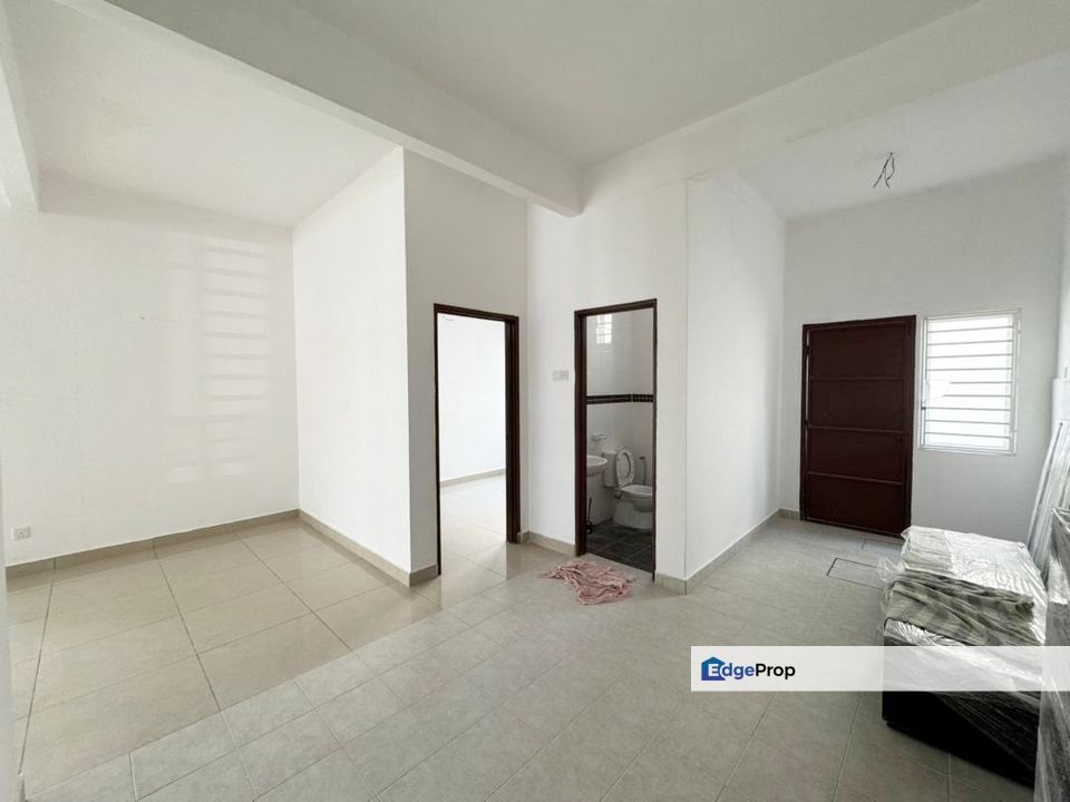 3 Storey Terrace Persiaran Pantai Jerjak near Queensbay Land 2400sf, Penang, Sungai Nibong