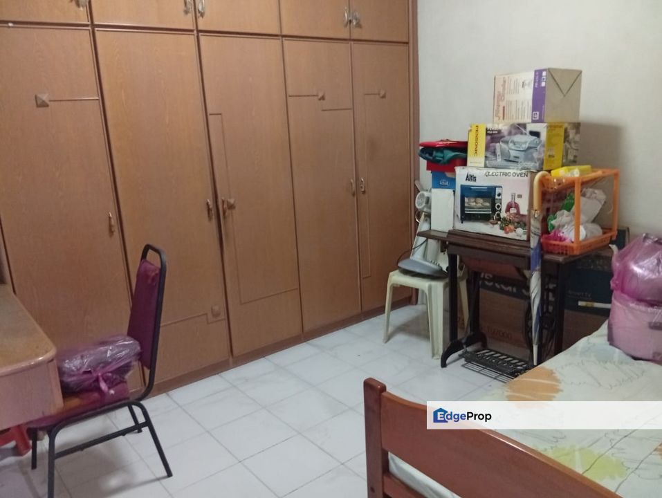 Taman Lip Sin Block 1 Sungai Dua Renovated 1cp 700sf, Penang, Bayan Lepas