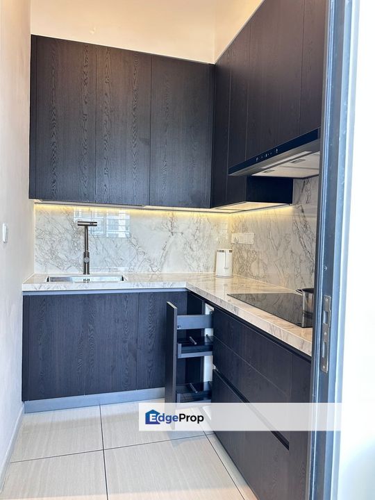 Queens Residence Q1 Fully Seaview 1400sf near Queensbay Fully Renovated, Penang, Sungai Nibong