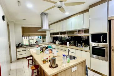 USJ Avenue @ USJ Heights