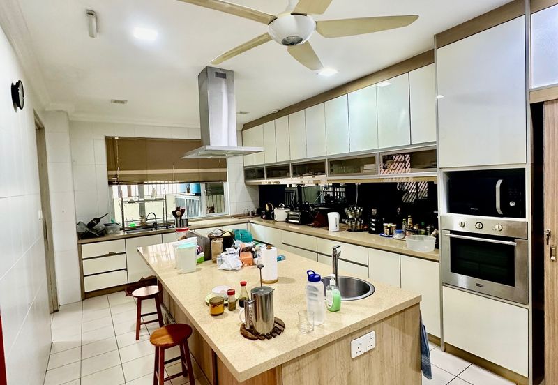 USJ Avenue @ USJ Heights