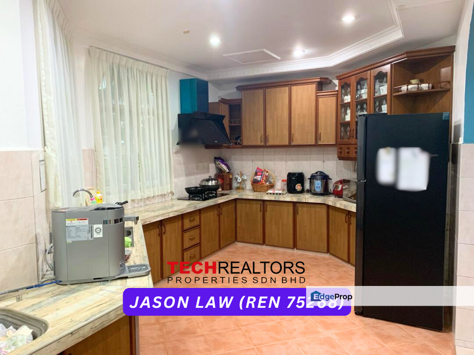 Renovated & Huge Land (9,766sqft) Bungalow in Permaipura Golf & Country Club (Bedong Kedah), Kedah, Bedong