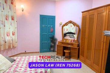 Renovated & Huge Land (9,766sqft) Bungalow in Permaipura Golf & Country Club (Bedong Kedah)