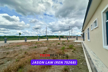 Taman Puteri (Padang Serai) Near Taman Lagenda  | Big Land Corner Semi D | Suitable for Kindergarten or Own Stay