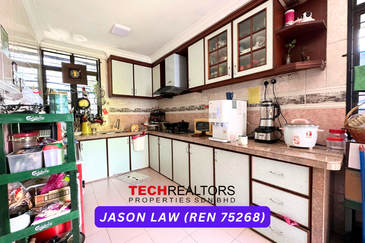 Renovated & Big Land Semi D  House in Kulim (Taman Seroja) | 4 Bedrooms | 3km To Lotus ✨