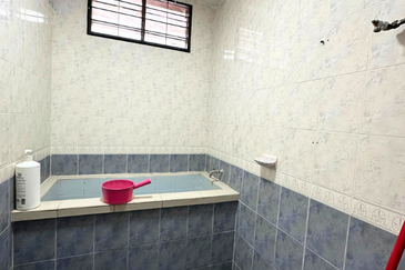 Renovated & Big Land Semi D  House in Kulim (Taman Seroja) | 4 Bedrooms | 3km To Lotus ✨