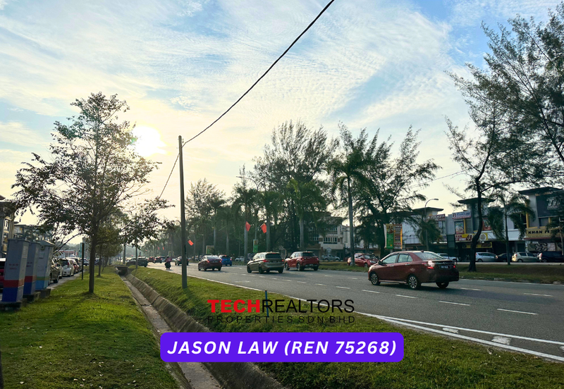 Bandar Laguna Merbok