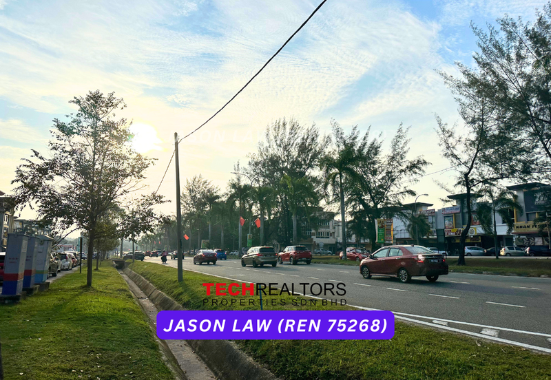 Bandar Laguna Merbok