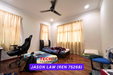 Bandar Laguna Merbok