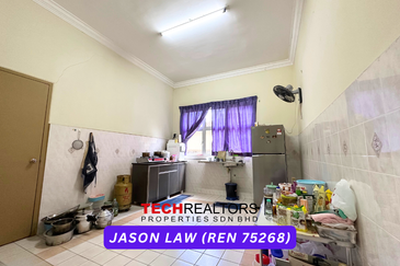 Bandar Laguna Merbok