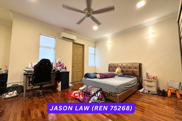 Bandar Laguna Merbok