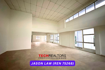 Bandar Laguna Merbok