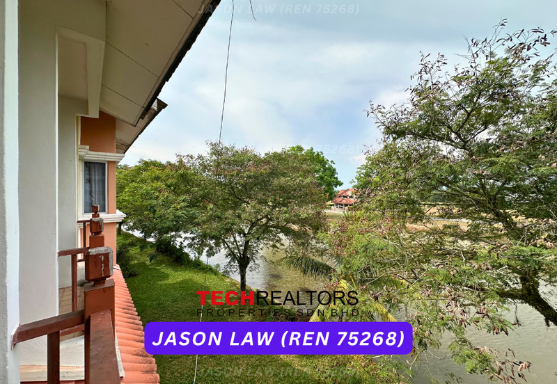 Bukit Merah Laketown Resort