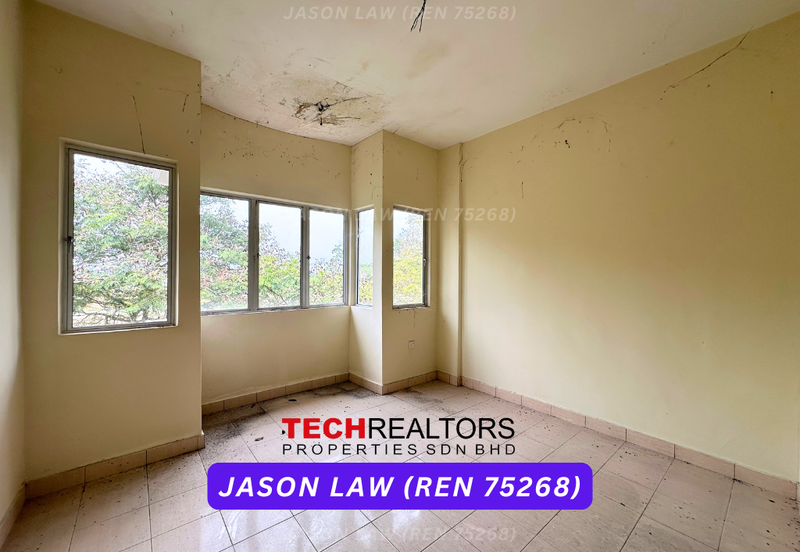 Bukit Merah Laketown Resort