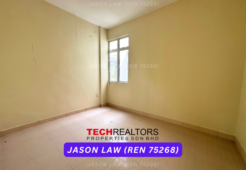 Bukit Merah Laketown Resort