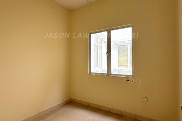 Bukit Merah Laketown Resort