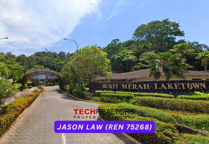 Bukit Merah Laketown Resort