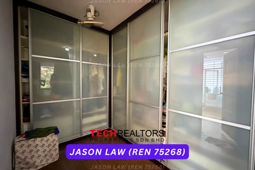 Bandar Laguna Merbok