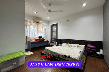 Bandar Laguna Merbok