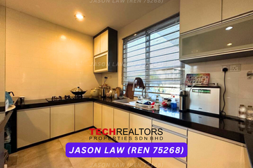 Bandar Laguna Merbok