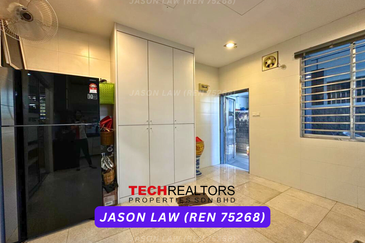 Bandar Laguna Merbok