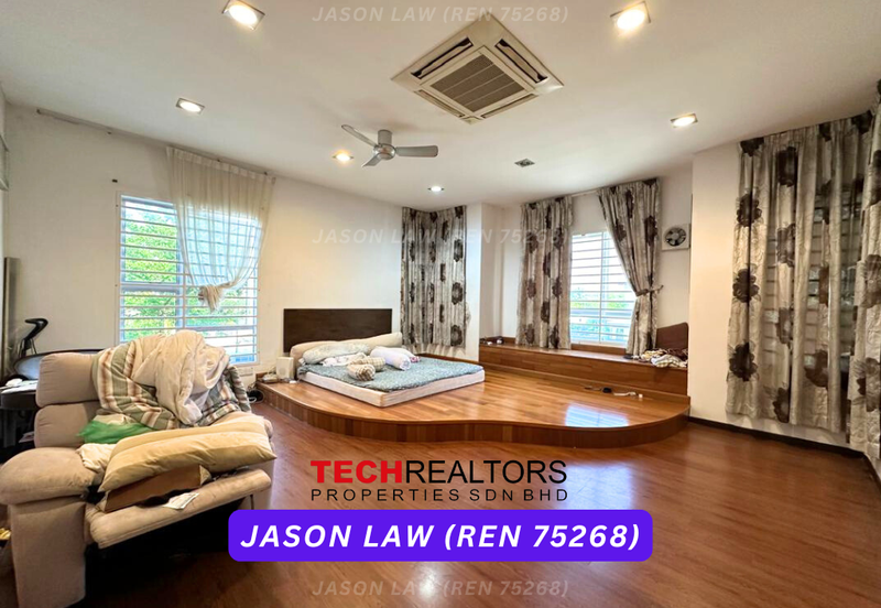 Bandar Laguna Merbok