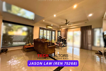 Bandar Laguna Merbok