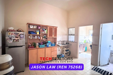 Bandar Laguna Merbok