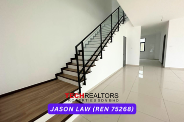 Sierra, Bukit Banyan