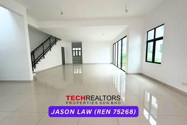 Sierra, Bukit Banyan