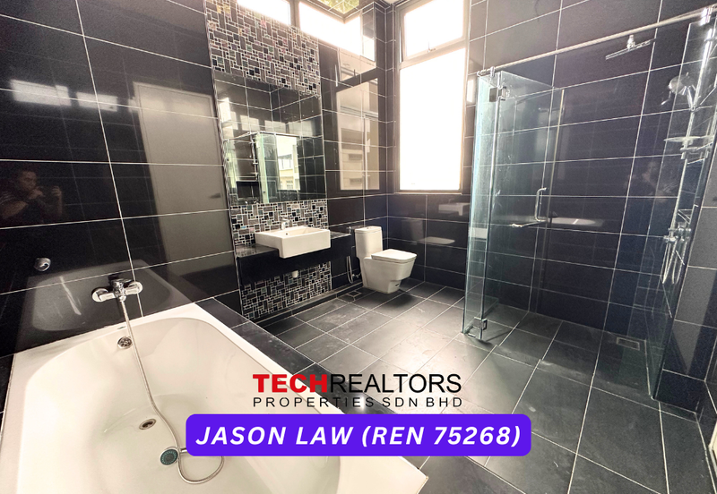 The Somerset -  Courtyard