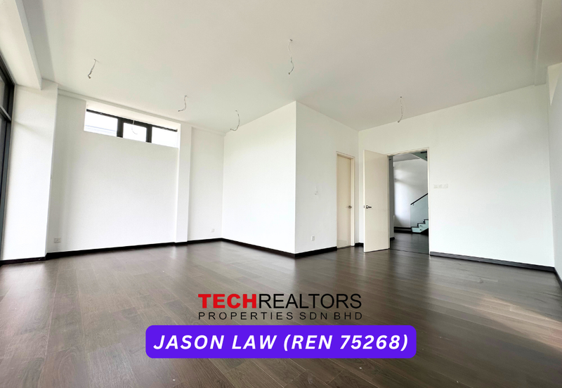 The Somerset -  Courtyard